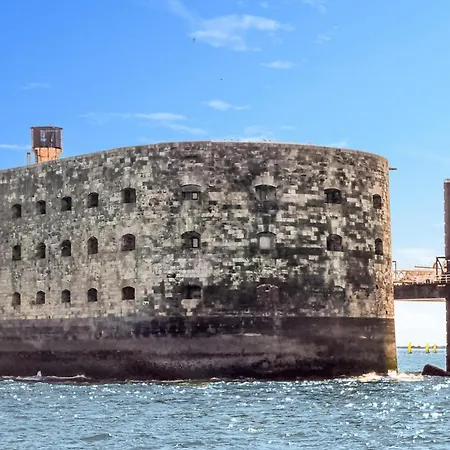 Apartamento 2 Bedroom Amazing In *